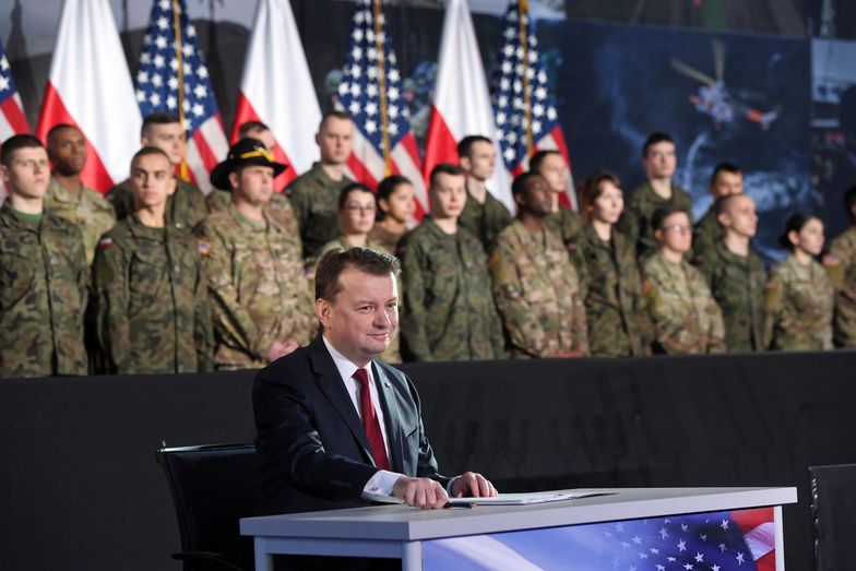 Kierowane przez Mariusza Błaszczaka ministerstwo obrony narodowej odpowiada na zarzuty byłego premiera