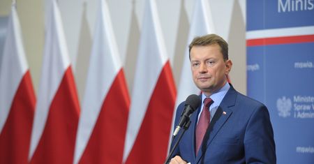 Błaszczak o wojewodzie: mniej mówić, więcej robić