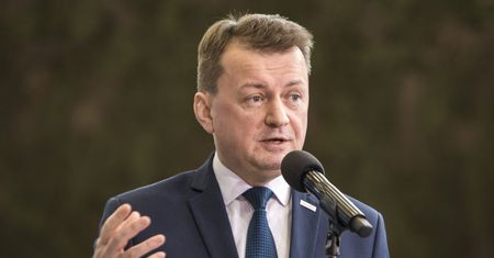 MON: Mariusz Błaszczak podpisał umowę na dostawę Black Hawków dla wojska