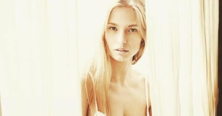 Adamczyk związał się z modelką Playboy'a. Dziewczynę polubiła nawet jego mama