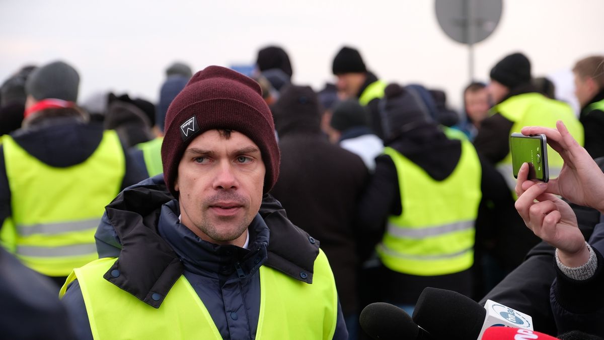 Michał Kołodziejczak to jeden z liderów protestu, który w środę zablokował autostradę A2