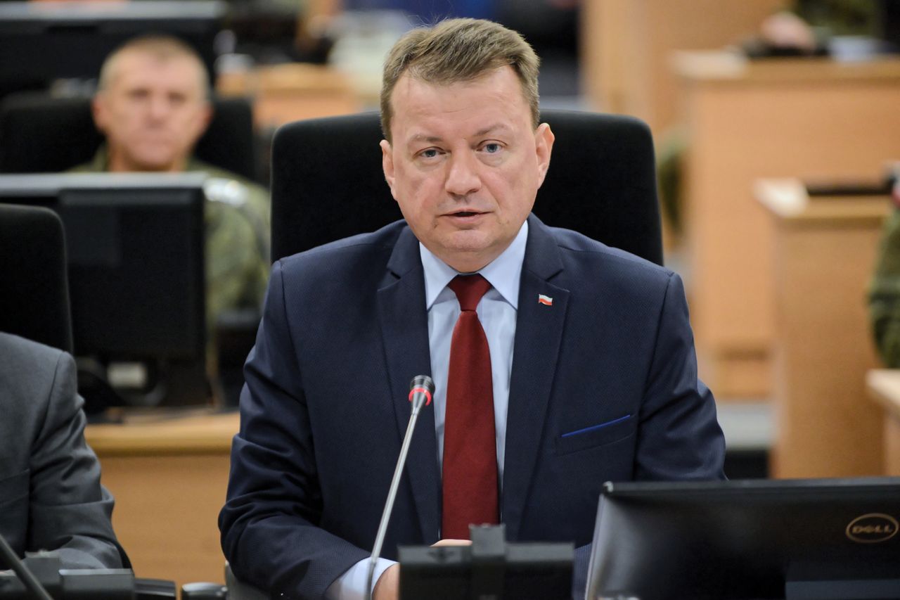 Katastrofa myśliwca. Szef MON zabiera głos i wini poprzednią ekipę 