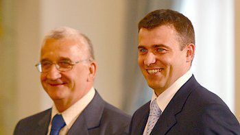 Adam Tański, ustępujący minister rolnictwa i jego następca Wojciech Olejniczak