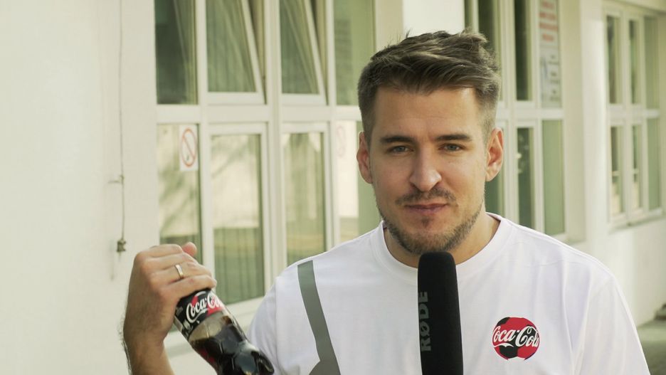 Piotr "Izak" Skowyrski skomentuje pierwszy mecz Polaków w sieci, na tvp.pl
