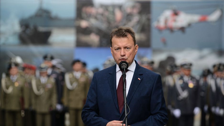 Szef MON Mariusz Błaszczak wcześniej zarzucił Adamowiczowi kłamstwo