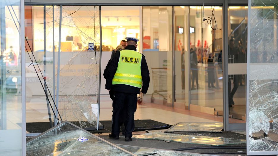 Koszalin. Trwa obława po zuchwałej kradzieży w CH Forum