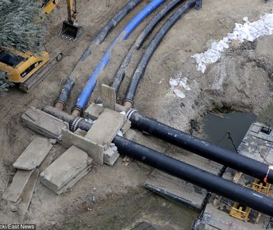 Awaria oczyszczalni ścieków "Czajka". Zastępczy rurociąg pracuje bez przerwy