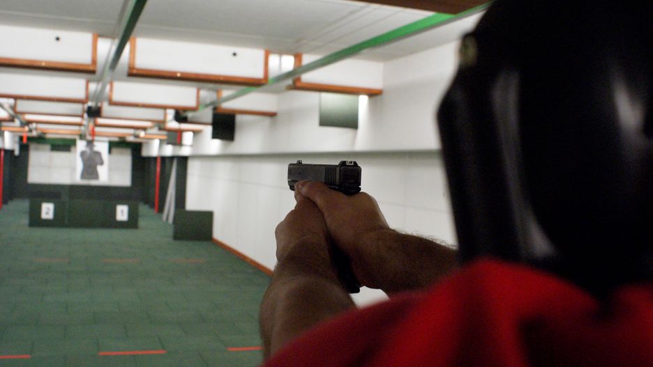 Mężczyzna został zaatakowany przed strzelnicą