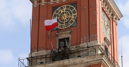 Wciągnęli flagę na Zamek Królewski. To rozpętało burzę