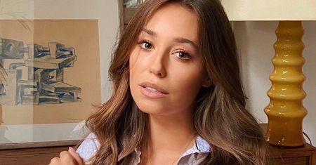 Izabella Krzan o trudnej relacji z ojcem. Opowiedziała o psychoterapii. Gwiazda TVP ma za sobą trudny czas. „Przez rok byłam pod opieką”