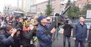 Rosja. Policja w Moskwie użyła zagłuszarki do przechwycenia drona (wideo)