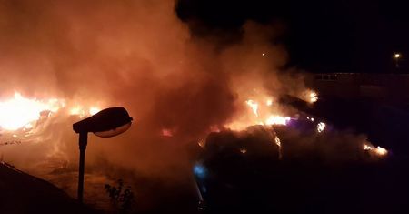 Kolejny pożar wysypiska śmieci. Gasiło go 13 zastępów straży pożarnej