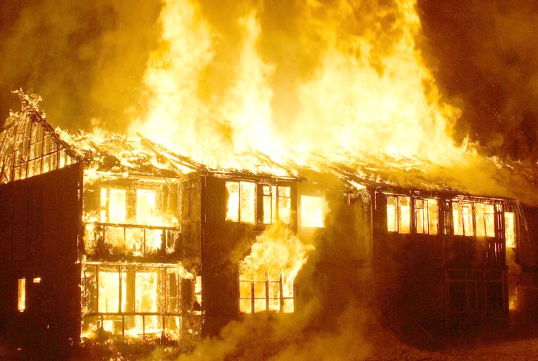 Sezon grzewczy to wzmożone ryzyko pożaru. Zobacz jak ochronić swój dom