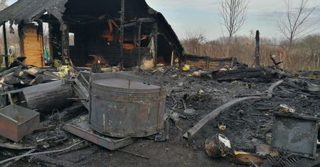 Pożar pasieki w Łódzkiem. Spłonęły dwie tony miodu