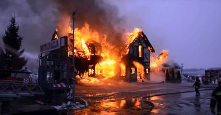 Tragiczny pożar w wigilię. W zgliszczach znalezione ludzkie szczątki