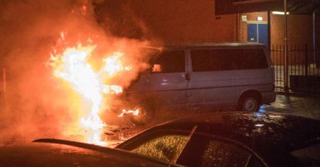 Holandia. Spłonął bus Polaka. Strażacy nie wykluczają podpalenia