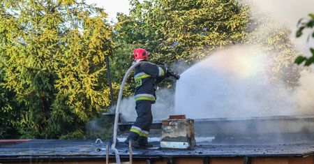 Łódzkie. Noworodek spłonął w pożarze. Matka usłyszała zarzut zabójstwa