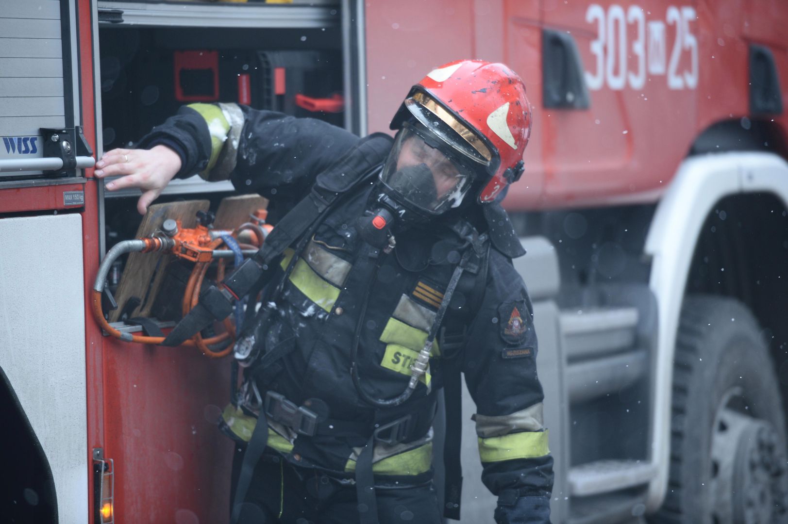 Ukrainiec rzucił niedopałek. Płonął hotel i 4 auta