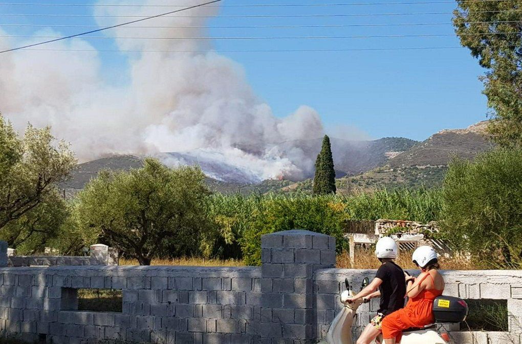 Zakynthos. Wielki pożar na greckiej wyspie. Ewakuacja mieszkańców i turystów. [WIDEO]