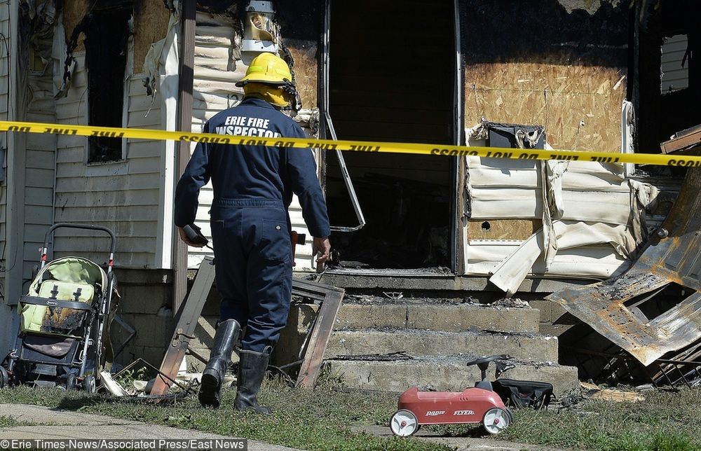 Troje dzieci strażaka zginęło. Ojciec pojechał do fałszywego alarmu