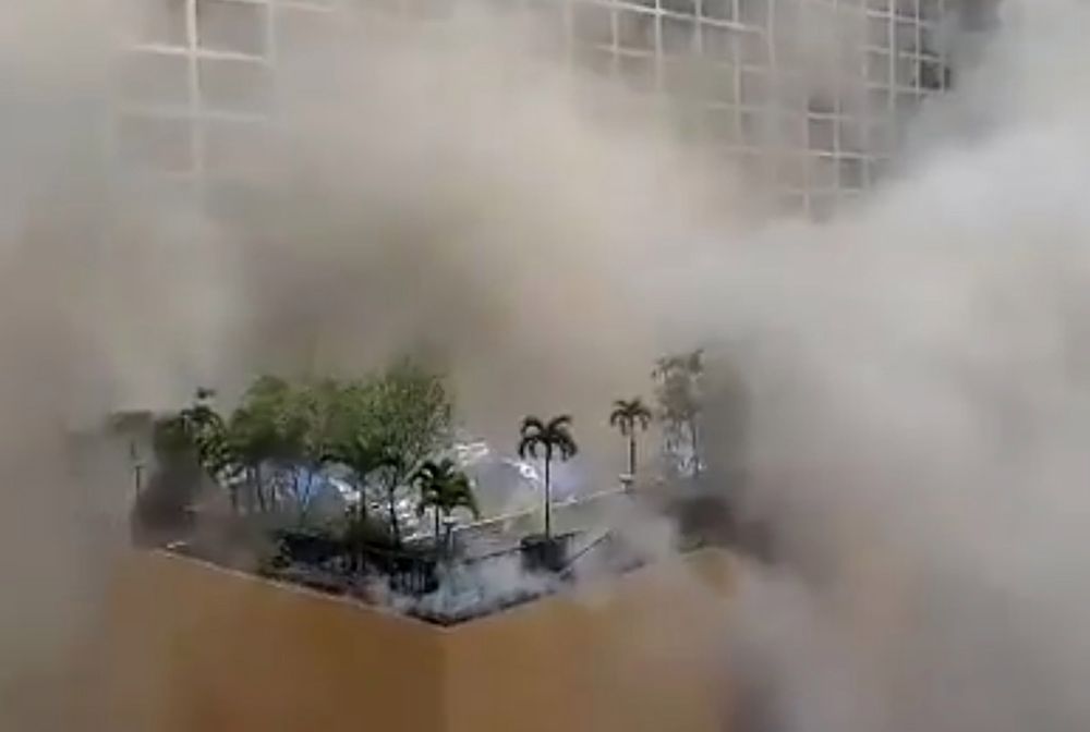 4 zabitych, 14 rannych. Palił się hotel koło ambasady USA w Manili