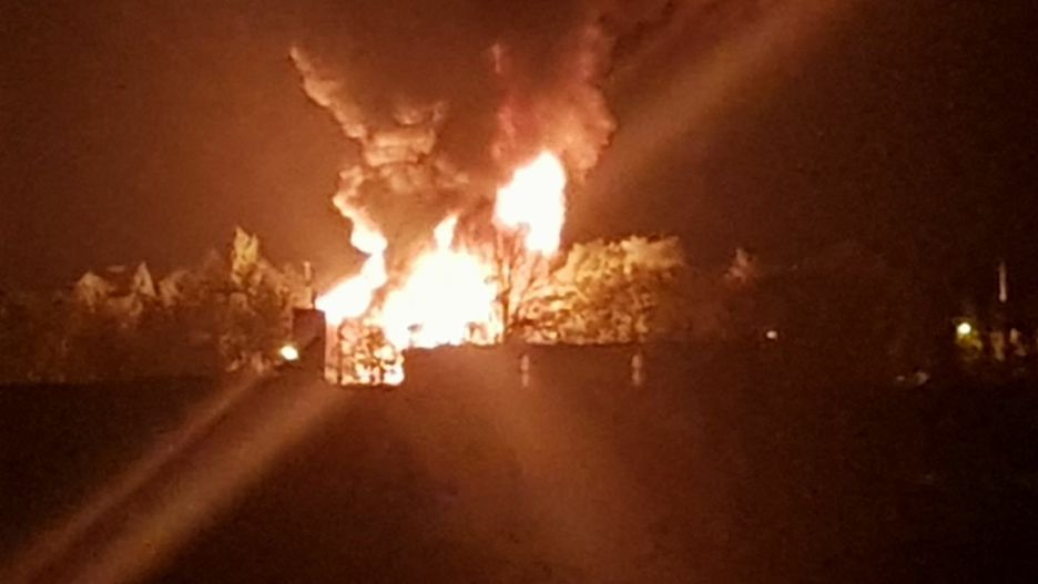 Pożar gasi ponad 100 strażaków