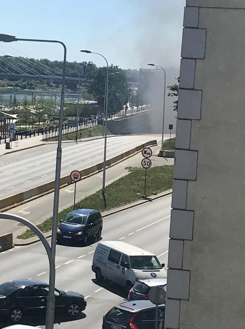 Pożar samochodu na Wisłostradzie 