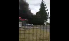 Pożar na terenie stacji benzynowej. Zapłonęła hala