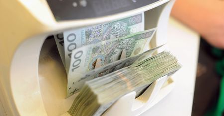 Miliard złotych więcej. Państwowe spółki giełdowe dokładają się do "piątki Kaczyńskiego"