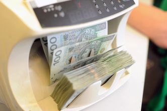 Miliard złotych więcej. Państwowe spółki giełdowe dokładają się do "piątki Kaczyńskiego"