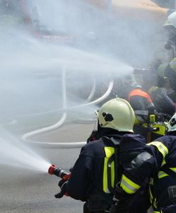 Lębork: pożar kamienicy. Co najmniej 12 osób rannych, w tym dzieci