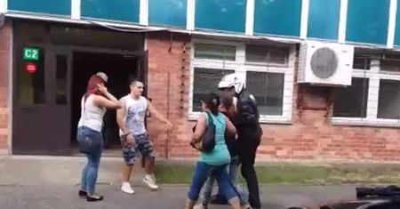 Policjanci eskortowali ciężarną ponad 40 km