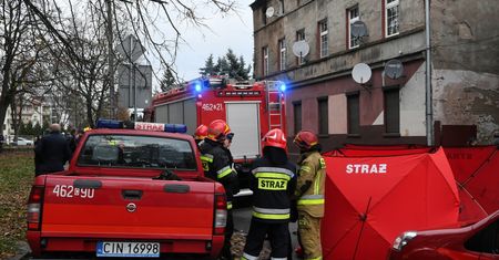 Pruszków. Pożar w budynku i ewakuacja mieszkańców. Jedna osoba nie żyje
