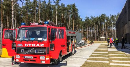 Dramat strażaków z Dziembakowa. Nie ma pieniędzy na nowy wóz. Gasić pożary jeżdżą własnymi autami