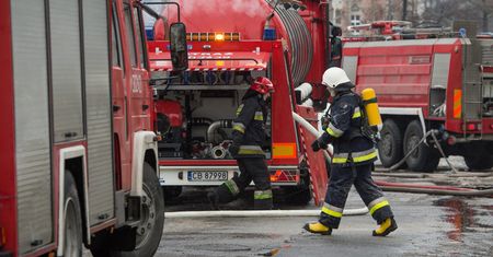 Płonie fabryka farb i lakierów w Dębicy