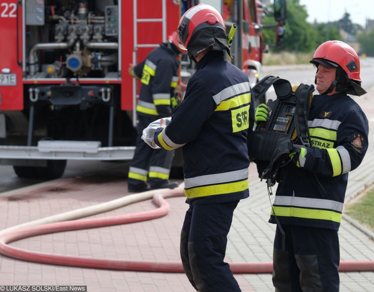 Nastolatkowie chcieli spalić zeszyt. Spłonęła murawa orlika w Mińsku Mazowieckim