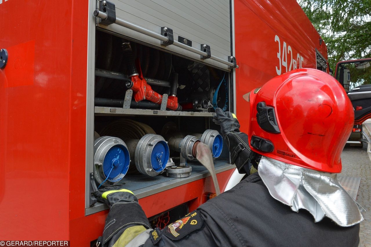Wypadek cysterny z gazem pod Warszawą. "Może dojść do wybuchu" 
