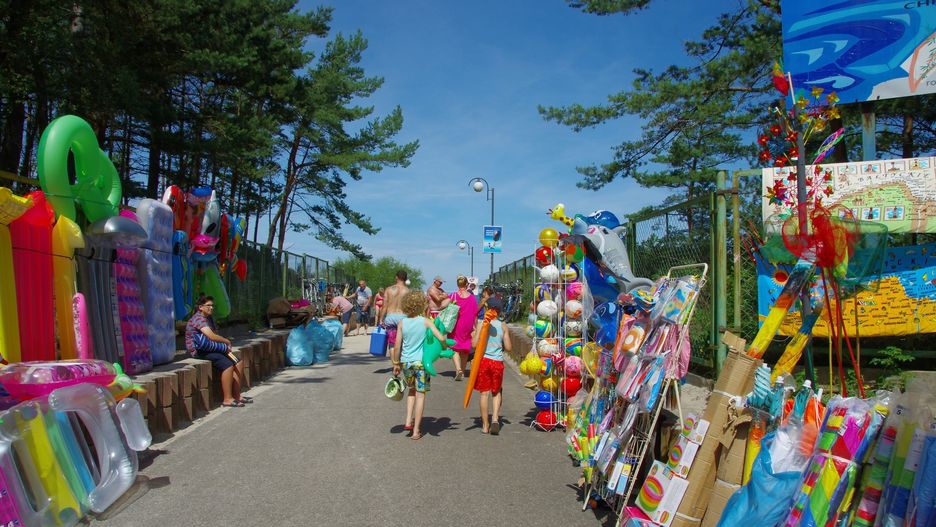"Nie chcemy wiedzieć, że jesteś z Warszawy". Nadmorscy sprzedawcy buntują się przeciwko turystom