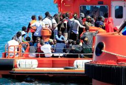Czy Włosi łamią prawo? Odsyłają statki z uchodźcami do Libii