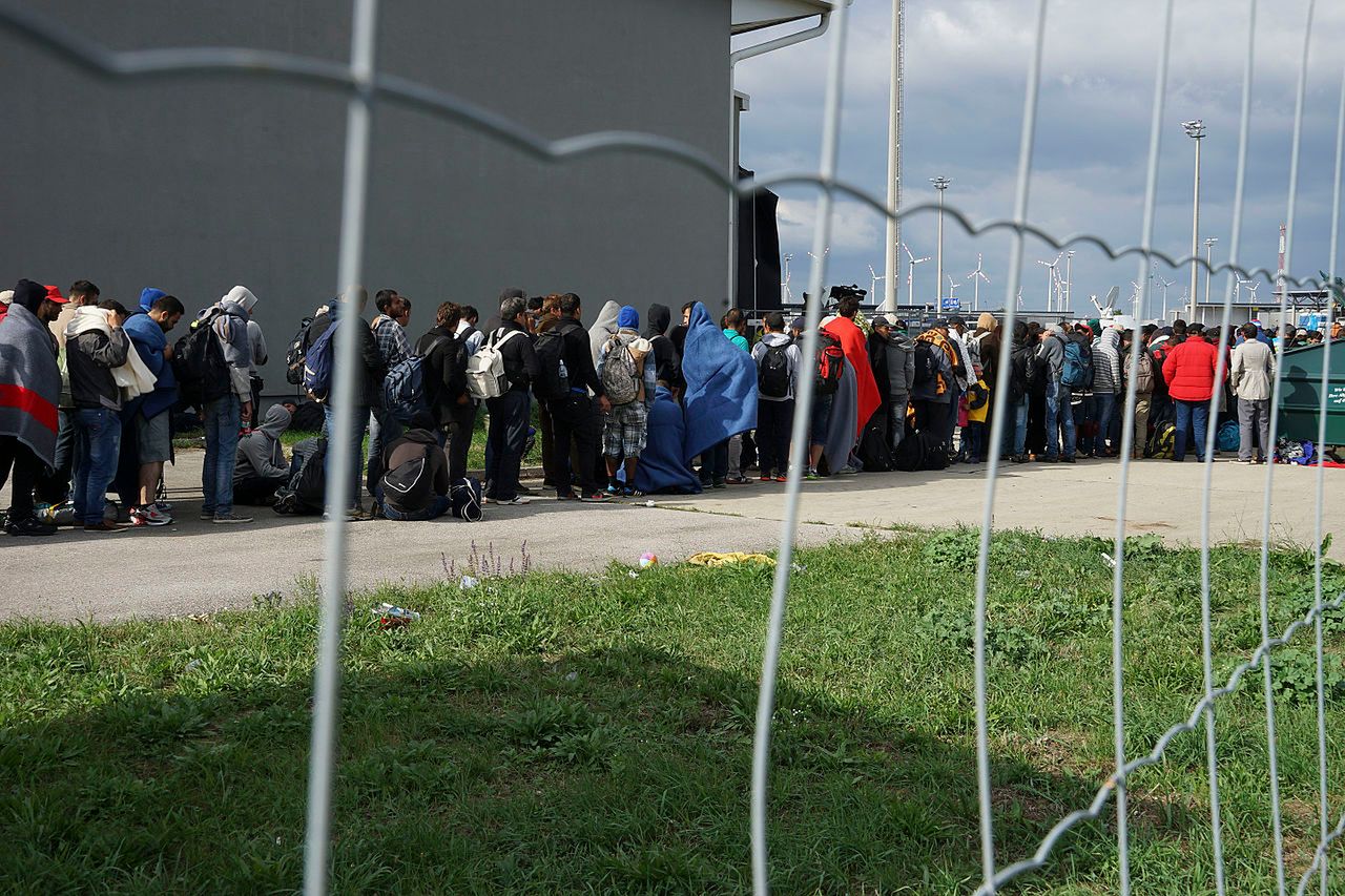 Austriacy stawiają wojsko na granicy z Włochami. Chcą zatrzymać imigrantów