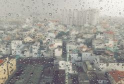 Silny wiatr i intensywne opady deszczu. Fatalne warunki pogodowe w całej Polsce