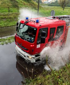 Pogoda wciąż niebezpieczna. Wysoki poziom wód w rzekach