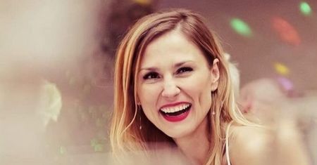 Sylwia Juszczak na ślubie prezentowała się seksownie i kobieco. Powalająca suknia!