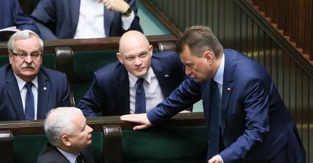 Debata nad wnioskiem o odwołanie Błaszczaka. W internecie zawrzało. "Koń by się uśmiał"
