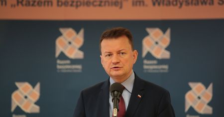Mariusz Błaszczak odwiedził rannych policjantów. "Oni zrobili co trzeba, co należy. Ten bandyta był bezwzględny"
