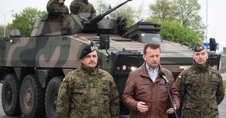 Defilada wojskowa 3 maja. "Archaiczny pomysł. Propaganda zamiast strategii"