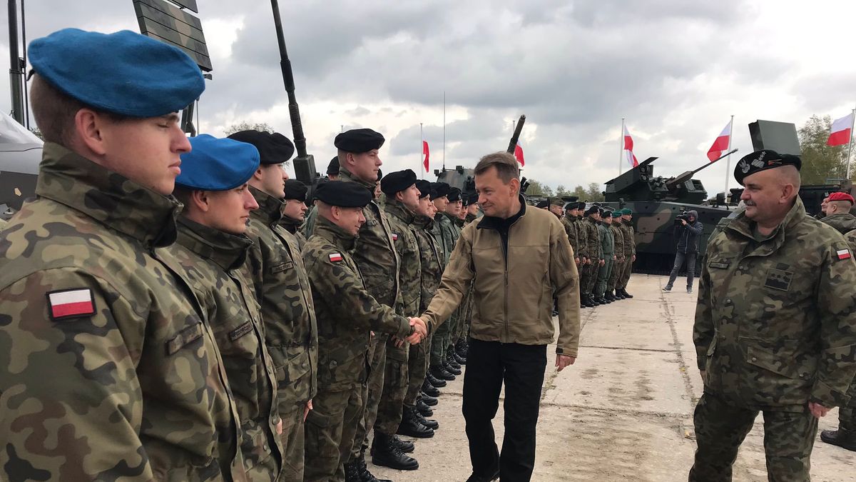 Minister na terenie 1. Brygady Pancernej, Wesoła pod Warszawą.