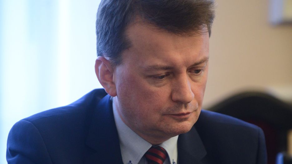  Błaszczak stwierdził, że kryzys migracyjny został spowodowany przez "nieodpowiedzialne działanie liderów niektórych państw". 