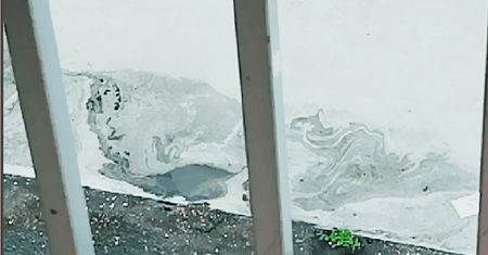 Japonia. Spadł czarny deszcz. Podejrzenia padają na Koreę Północną