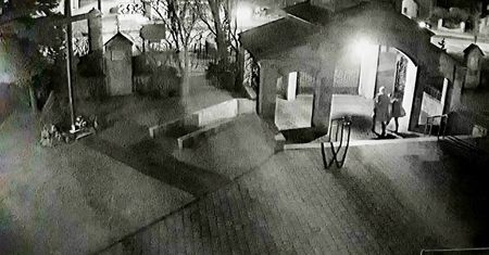 Brzeszcze: atak wandali na kościół i plebanię. Opublikowano film